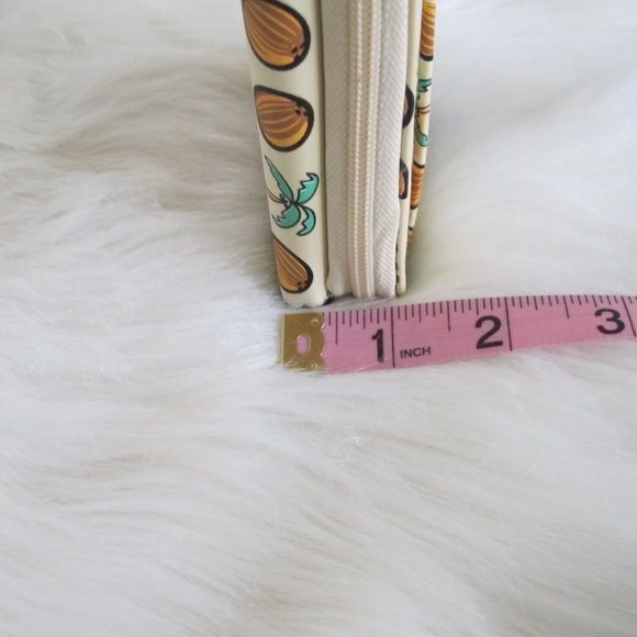 Shake your Coconuts Wallet with Keychain Ring (Retired) - Picture 9 of 10